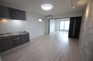 こちらのリビングで趣味の時間をお楽しみください