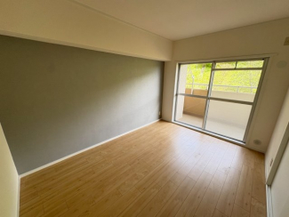 使い勝手のいい洋室です