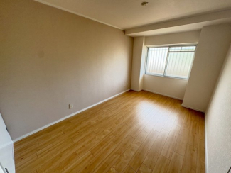 広々とした洋室です