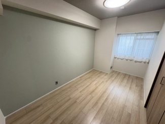 個人の部屋や寝室として使える洋室です