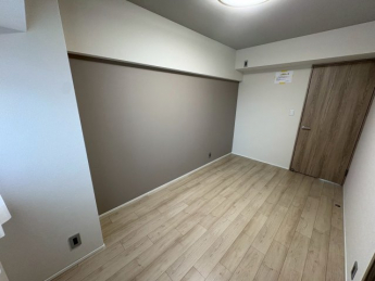 使い勝手のいい洋室です