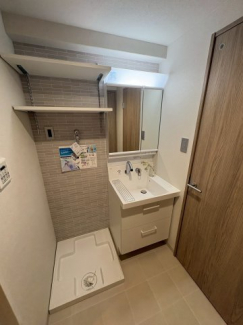 朝の身支度には欠かせない独立洗面化粧台