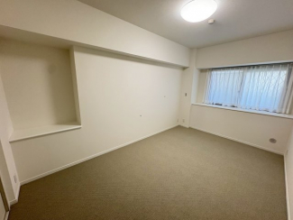 個人の部屋や寝室として使える洋室です