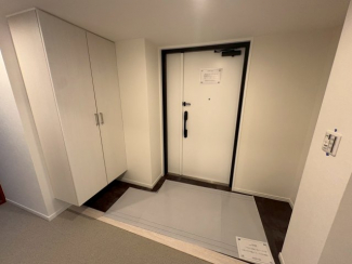 落ち着いた玄関です