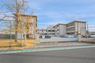 三木市立三木中学校まで690m