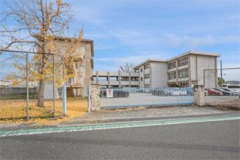 三木市立三木中学校まで690m