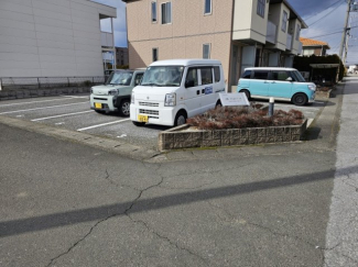 平面式の駐車場です