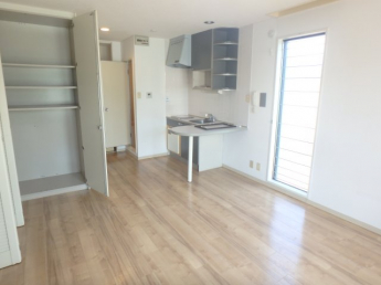 開放的な寝室です