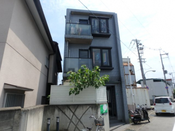 ゆとりのあるエントランスです