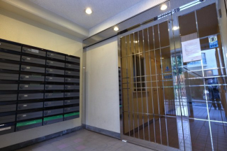 オートロック自動ドアです。