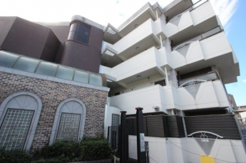 落ち着いた雰囲気の外観です