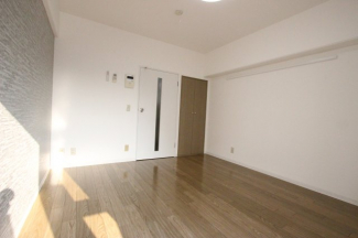 こちらのリビングで趣味の時間をお楽しみください