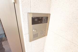 毎日通るエントランスはこのようになっています