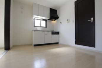 ゆったり過ごせる居間です