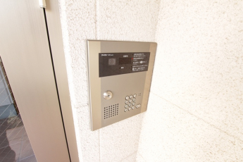 毎日通るエントランスはこのようになっています