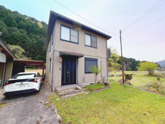 軽量鉄骨造セメント瓦葺　H.10年7月6日築
別荘や移住にいかがでしょうか♪