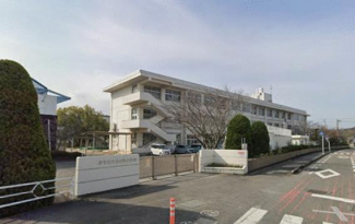 北山崎小学校まで1430m