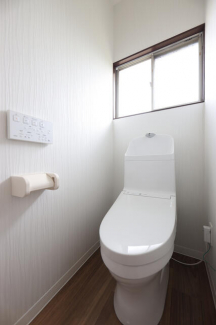 温水洗浄便座付きで快適なトイレタイムを