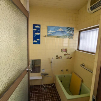 新居浜市郷４丁目の一戸建ての画像