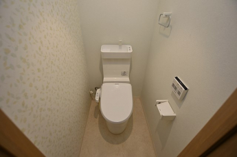 ★温水洗浄便座付きで快適です