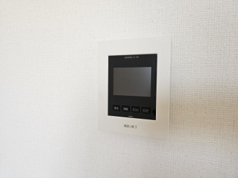 モニター付きインターホンで安心です。