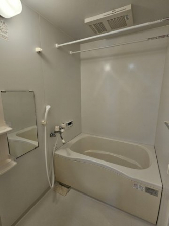 シャワー付きのお風呂。追炊きもできます