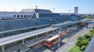 松山空港まで3100m