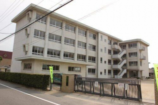 松山市立 生石小学校まで483m