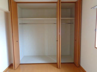 ハンガーで洋服がかけれます☆