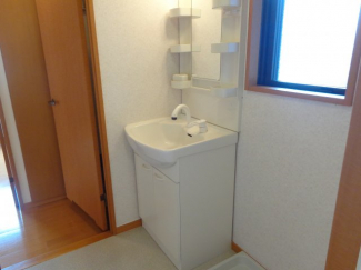 シャワー付きで寝ぐせ直しができます☆