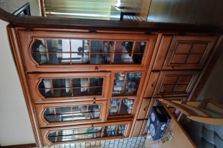 収納　1階南東の洋間とDKの間に設置、両面から出し入れ可。