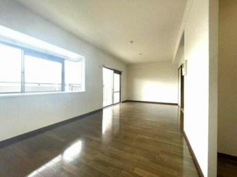 南向きリビング×出窓のあるダイニング