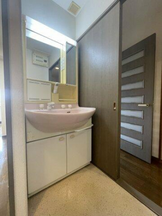 ゆとりある洗面スペース