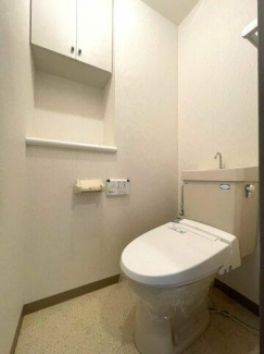 清潔感ある落ち着いた空間