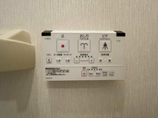 日々の快適さを支える、洗浄便座付きのトイレ設備