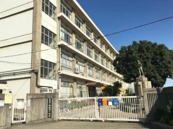 姫路市立英賀保小学校まで1360m