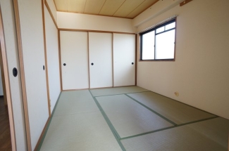 【寝室】