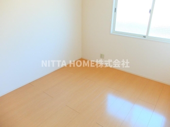 洋室６．６帖と６帖の２部屋になります◆