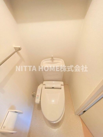 温水洗浄付きのトイレです◇
