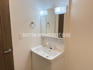 シャワー付きの洗面化粧台もあります◎