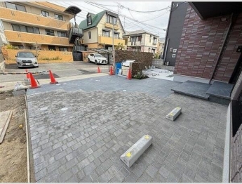 【駐車場】
