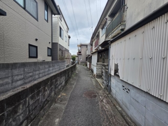 【前面道路含む現地写真】