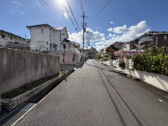 【前面道路含む現地写真】