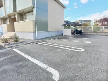 【駐車場】