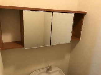 ペーパーなどしまえるトイレ収納