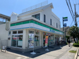 ファミリーマート　瓦木店