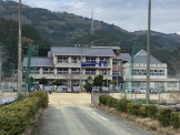 新谷中学校