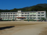 久米小学校