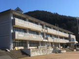 東小学校